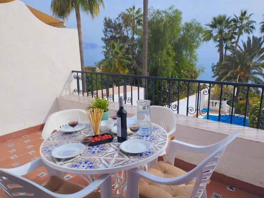 Beautiful 2 Bedroom In Calle Carabeo, ネルハ エクステリア 写真